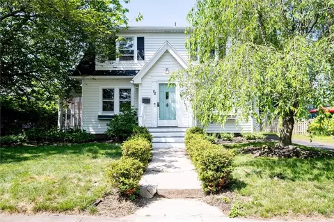72 Radcliffe Rd, Irondequoit, NY 14617