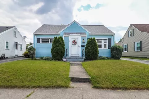 128 Whittington Rd, Irondequoit, NY 14609