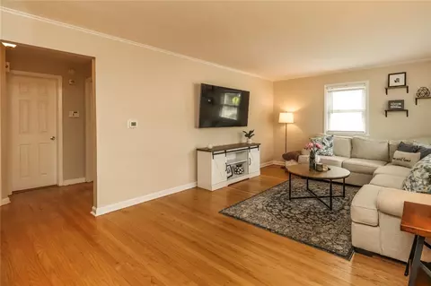 128 Whittington Rd, Irondequoit, NY 14609 photo 6