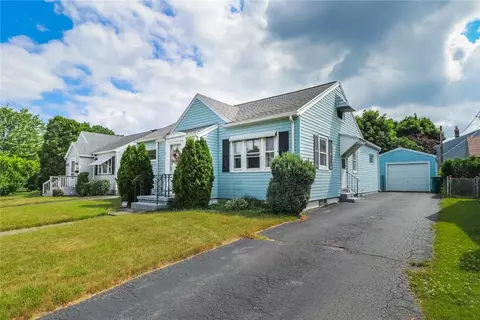 128 Whittington Rd, Irondequoit, NY 14609 photo 3