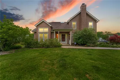 45 Old Country Ln, Perinton, NY 14450