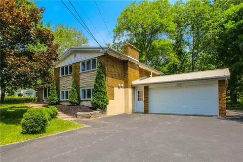 734 Five Mile Line Rd, Webster, NY 14580