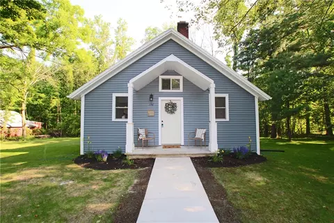 176 Berg Rd, Ontario, NY 14519
