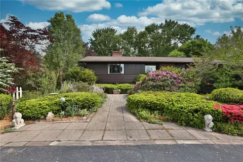 1426 Plank Rd, Webster, NY 14580