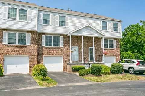 76 Jordache Ln, Ogden, NY 14559