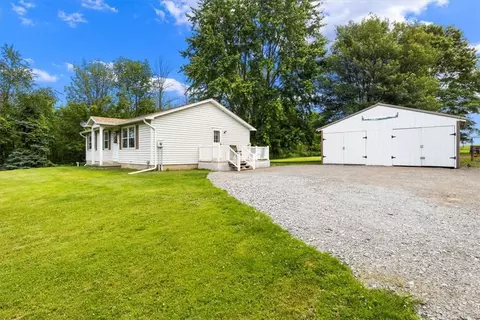 3848 W Walworth Rd, Macedon, NY 14502