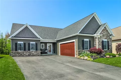 306 Avery Park Ln, Greece, NY 14612