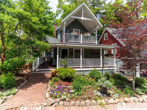 12 Peck Ave, Chautauqua, NY 14722