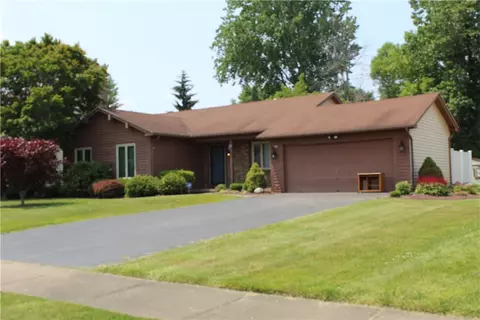 71 Woodstone Ln, Greece, NY 14626