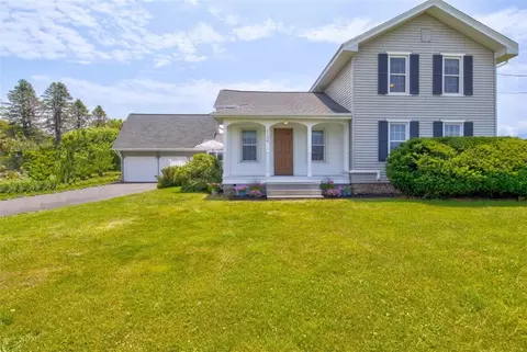 1136 Kuttruff Rd, Walworth, NY 14568