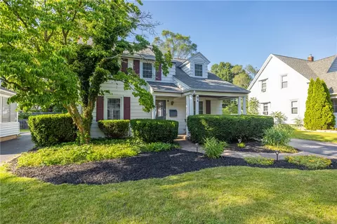 94 Coolidge Rd, Irondequoit, NY 14622