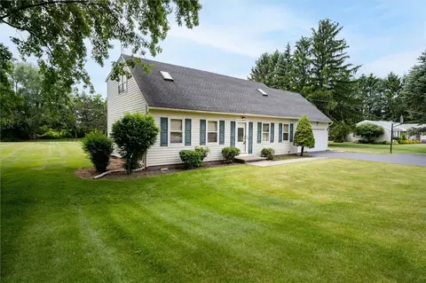 656 High St, Victor, NY 14564
