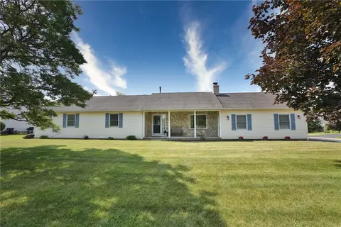 122 Battle Green Dr, Chili, NY 14624