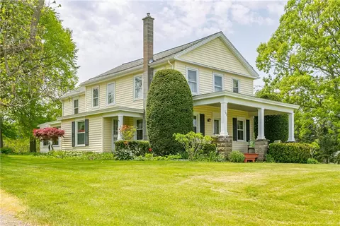 740 Clevenger Rd, Ontario, NY 14519
