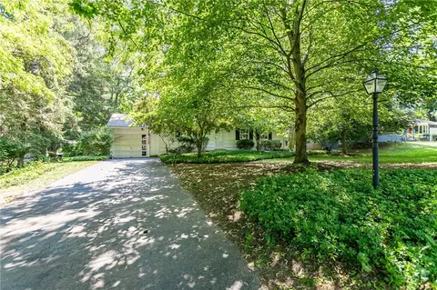 30 Benedict Rd, Perinton, NY 14534