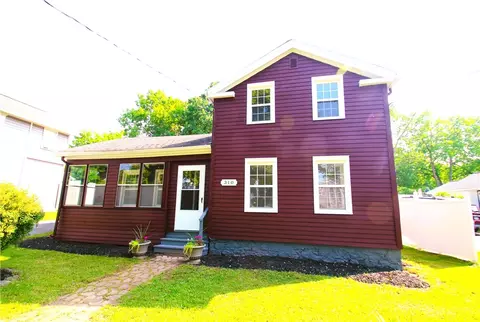 310 Vienna St, Palmyra, NY 14522
