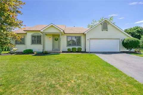 2394 Murphy Ln, Macedon, NY 14502