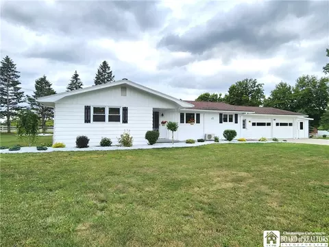 9677 Adams Rd, Pomfret, NY 14063