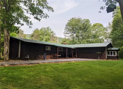 211 Fogel Crossing Rd, Liberty Town, PA 16743