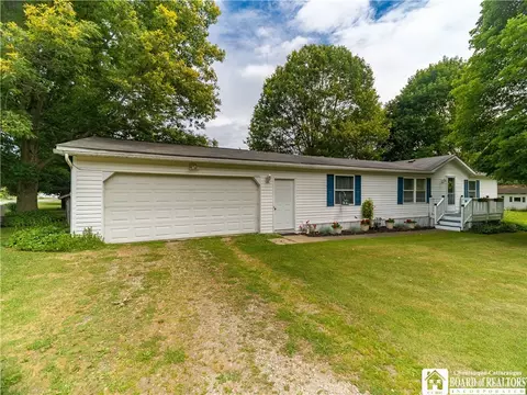4038 Kimball Dr, Jamestown, NY 14701
