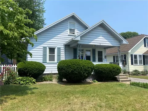 28 Wheeldon Dr, Greece, NY 14616