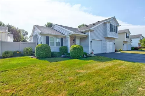 80 Flower Dale Dr, Greece, NY 14626