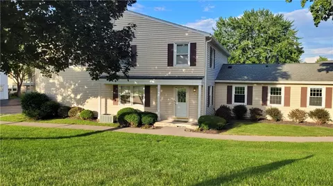 3 Eagle Ln, Perinton, NY 14450