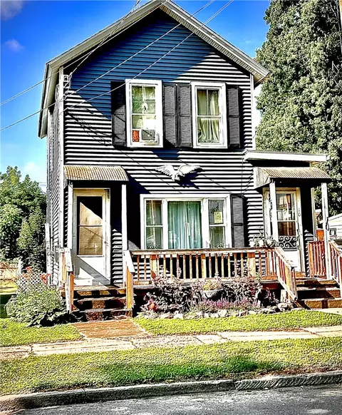 10 Shuler St, Lyons, NY 14489