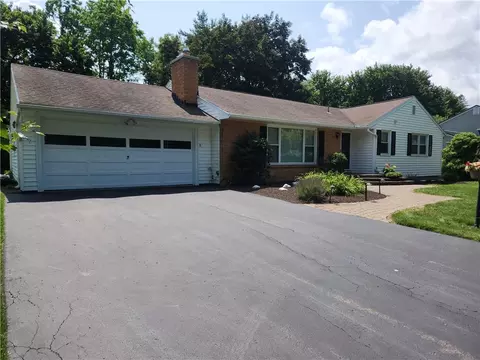 19 Sandle Dr, Perinton, NY 14450
