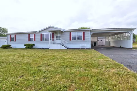 8 Iroquois Ln, Waterloo, NY 13165