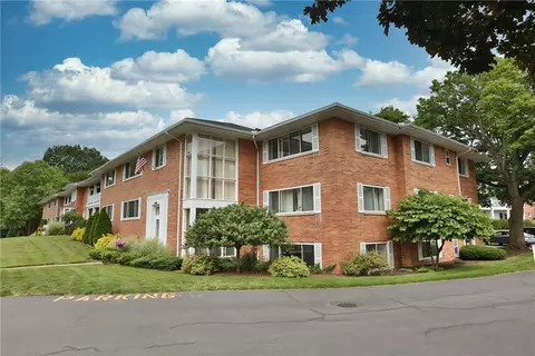 2660 Highland Ave #4, Brighton, NY 14610