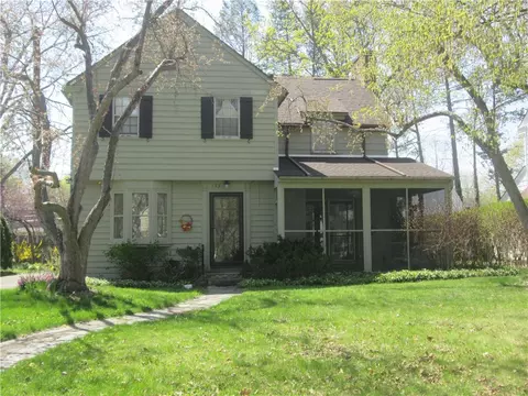 155 Avalon Dr, Rochester, NY 14618