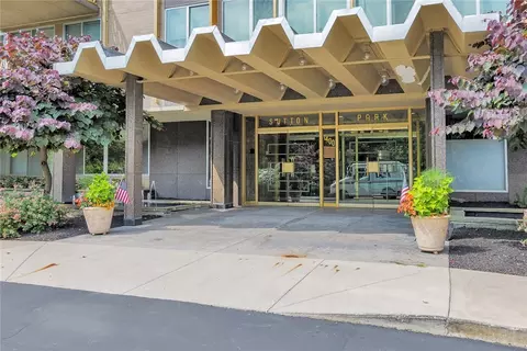 1400 E Ave #UN207, Rochester, NY 14610