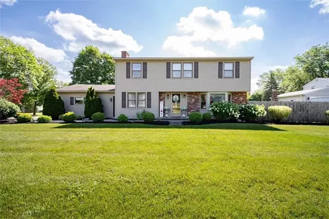 2 Jeffrey Cir, Perinton, NY 14450