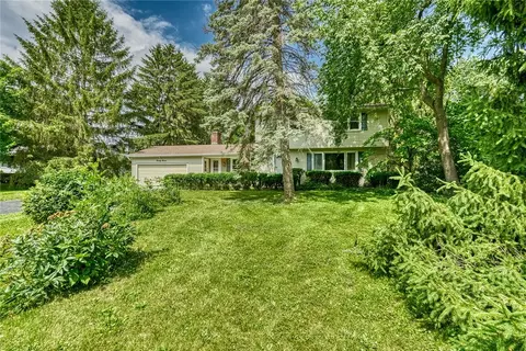 27 Gentian Way, Perinton, NY 14450