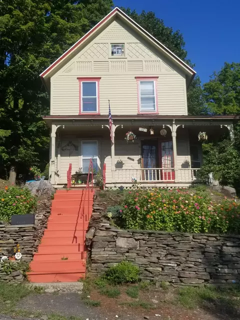 6 N 6th St, Oneonta, NY 13820