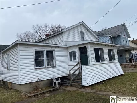 135 N 10th St, Olean, NY 14760