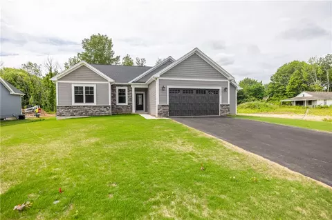 1307 Tall Birch Trl, Webster, NY 14580