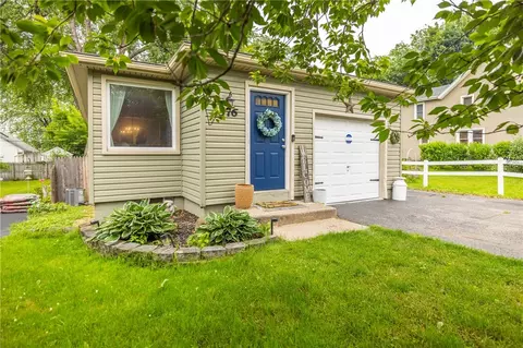 376 Bleacker Rd, Irondequoit, NY 14609
