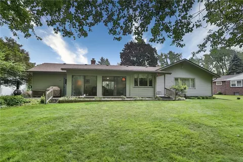 29 Bryn Mawr Rd, Gates, NY 14624