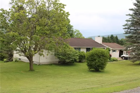 22 Halleck Dr, Worcester, NY 12197