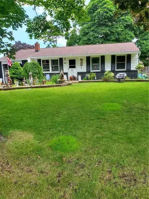 248 Duxbury Rd, Greece, NY 14626