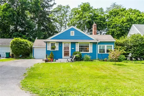 184 Village Ln, Brighton, NY 14610