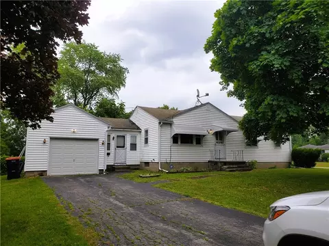 28 E Garden Dr, Gates, NY 14606
