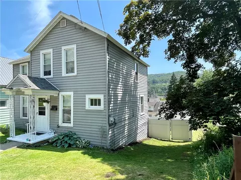 284 Jackson Ave, Bradford, PA 16701