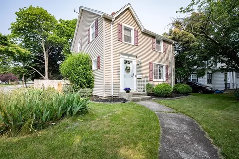 47 Falleson Rd, Rochester, NY 14612