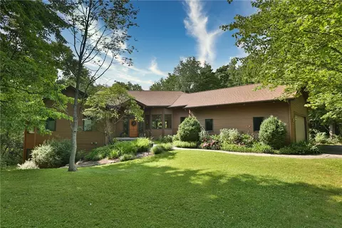 1633 Cranberry Pond Trl, Victor, NY 14564
