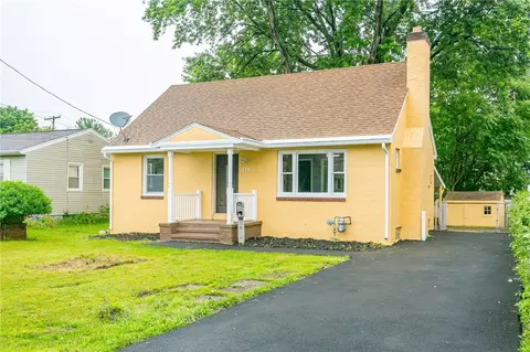 330 N Park Dr, Irondequoit, NY 14609