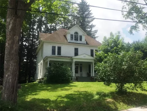 137 W Main St, Stamford, NY 12167