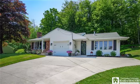 33 Grandview Ave, Busti, NY 14750